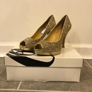 NINE WEST Gold Sparkly Heels Size 6